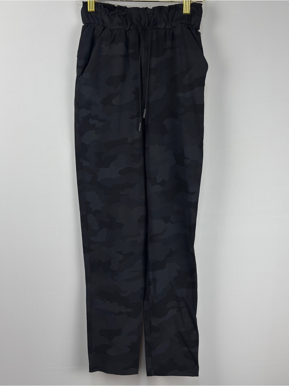 Lululemon Black Camo Drawstring Pants Women’s Size 0